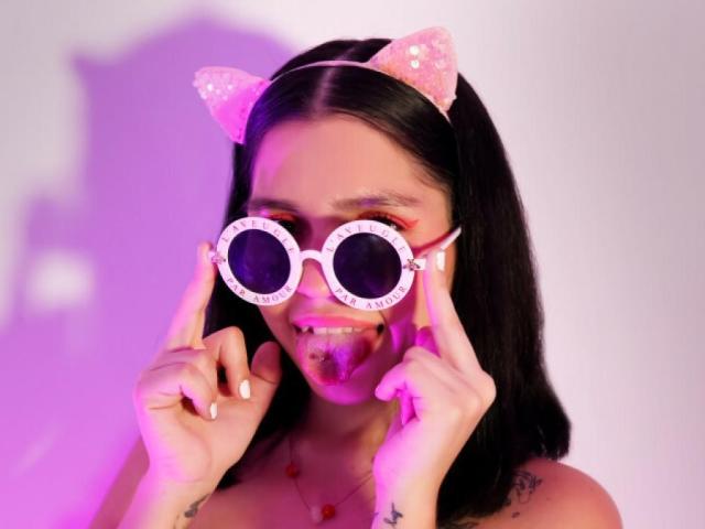 AlesaTovar - Sexe cam en vivo - 18679994