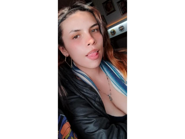 VioletaStone - Live porn &amp; sex cam - 18680970