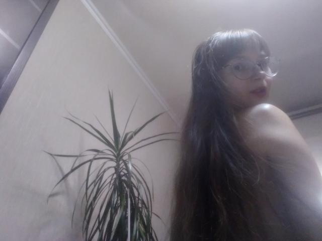 KiraGoldens - Live Sex Cam - 18683842