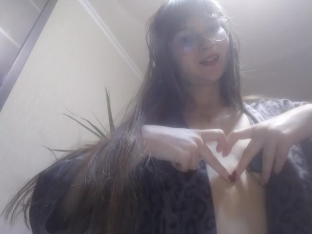 KiraGoldens - сексуальная веб-камера в реальном времени - 18683878