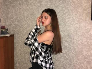 EvieSpring - Live porn &amp; sex cam - 18684838