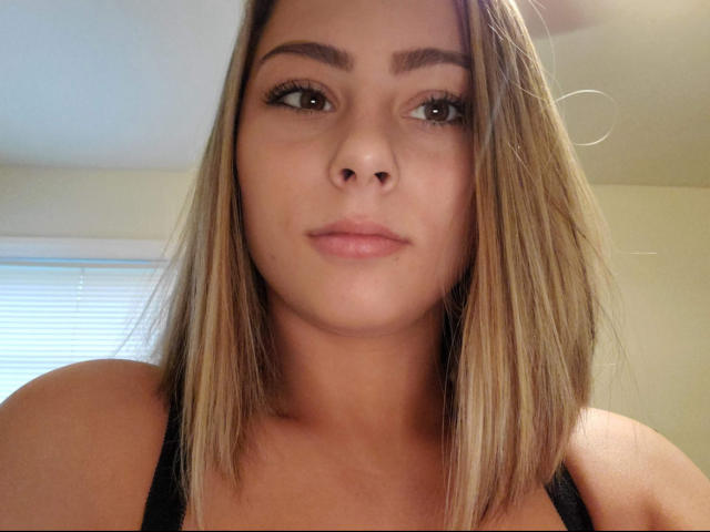 YaraFunna - Live porn &amp; sex cam - 18688374