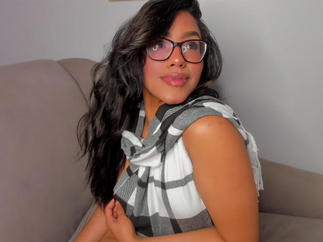 ZhaoMiller - Élő pornó és szexkamera - 18692302