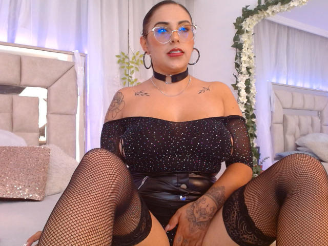 ChloeMarss - Élő pornó és szexkamera - 18692422