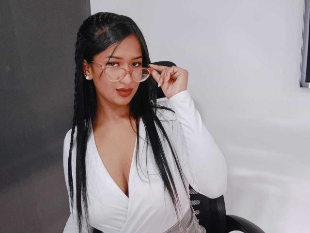 LauriyDubois - Live Sex Cam - 18692458