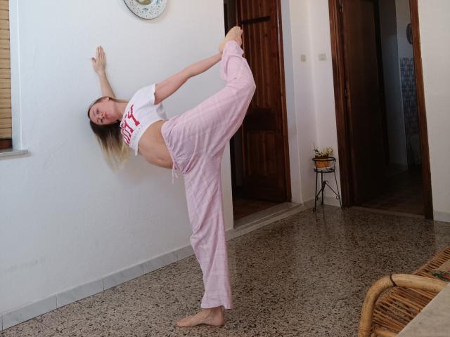 Saveta - Live porn &amp; sex cam - 18694302