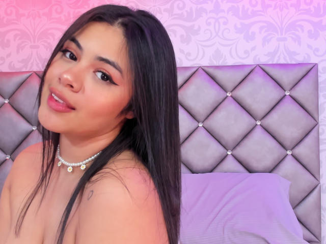 CassieRay - Porno na żywo i seks kamera - 18696370