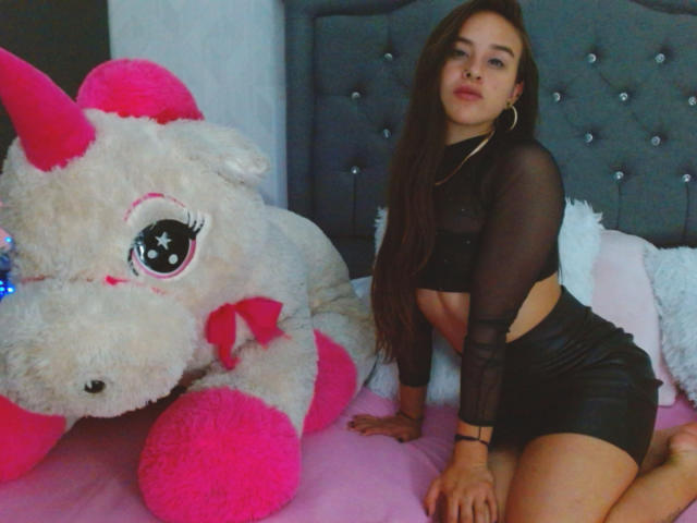 DejaVuSaenz - Live porn &amp; sex cam - 18697082