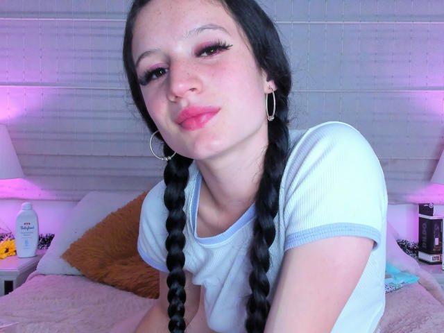 AdelaineBest - Live porn &amp; sex cam - 18697254