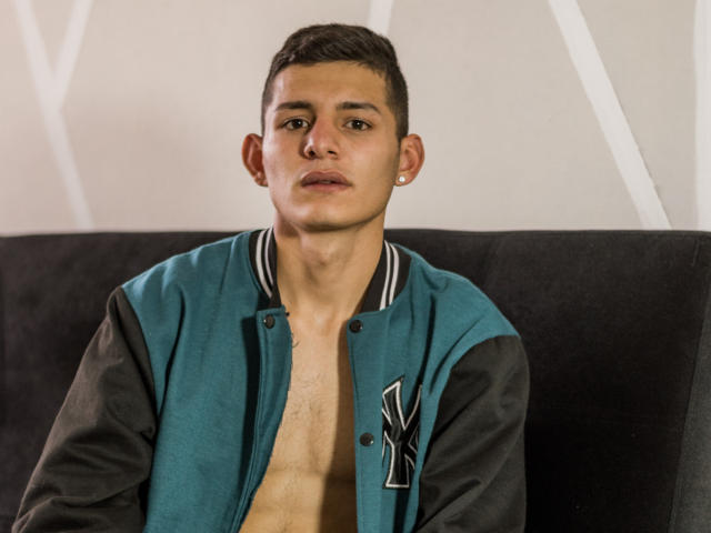 NoahLowisx - Live porn &amp; sex cam - 18697698