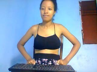 YaraVanilla - Sexe cam en vivo - 18700406