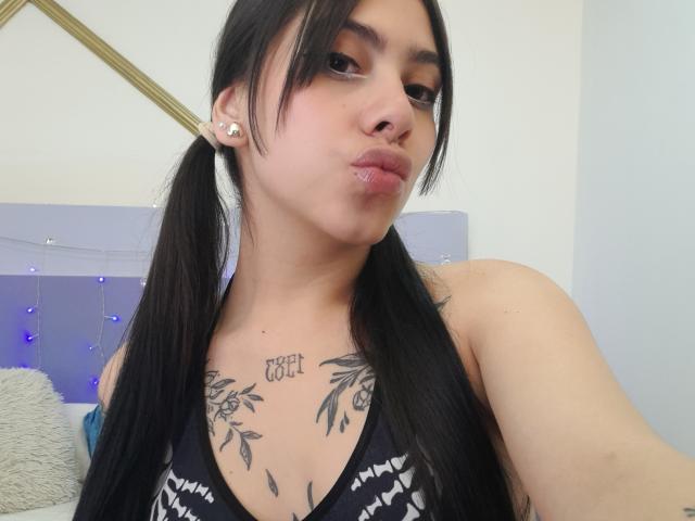 ChanelDeRosee - Live sex cam - 18705490