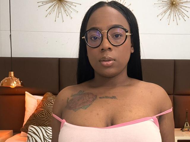 EbanoLucy - Sexe cam en vivo - 18712866