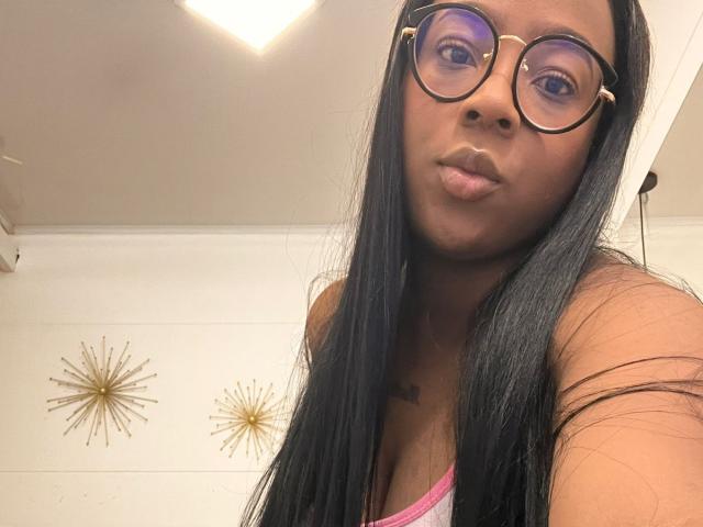 EbanoLucy - Sexe cam en vivo - 18712870