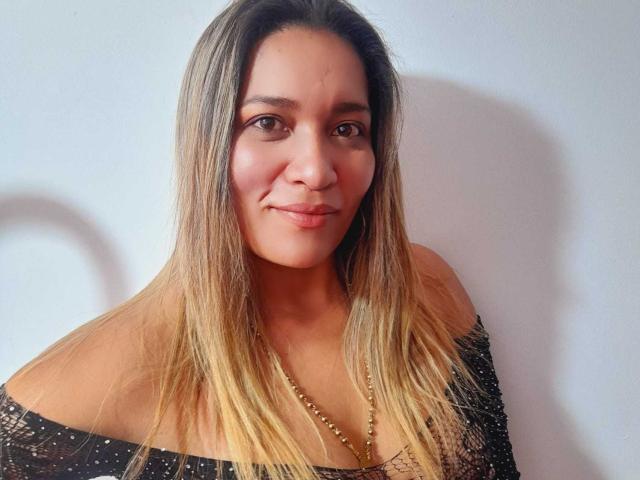 AntonelaSinclair - Live porn &amp; sex cam - 18729994