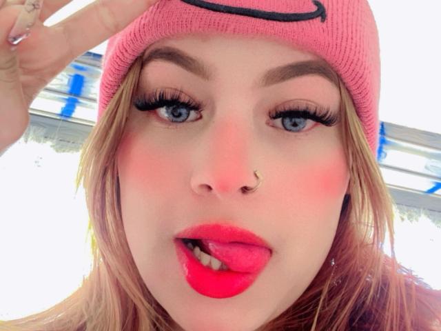 ShantalSummer - Live porn &amp; sex cam - 18735210