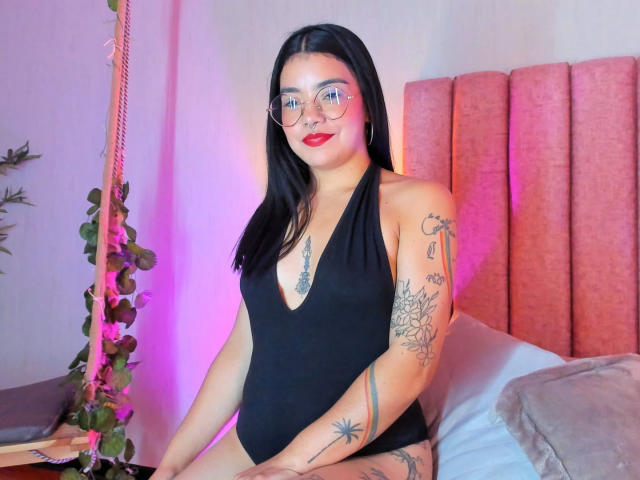EmmaRuiz - Live porn &amp; sex cam - 18737926