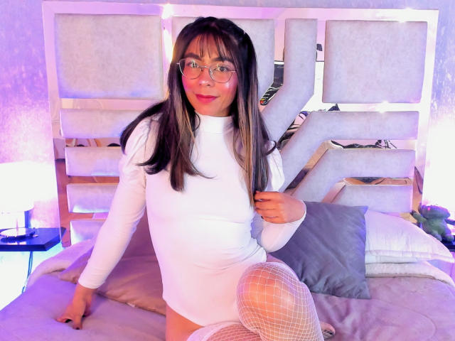 ZafiLeione - сексуальная веб-камера в реальном времени - 18738086