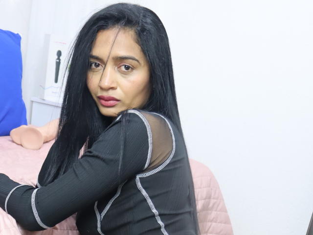 LiyaKinn - сексуальная веб-камера в реальном времени - 18743394