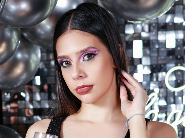 VictoriaHills - Live porn &amp; sex cam - 18744094