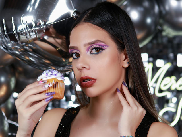 VictoriaHills - Live porn &amp; sex cam - 18744106