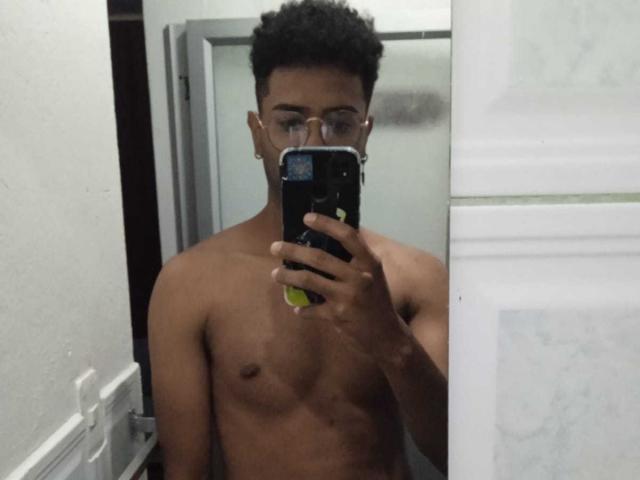 IzainPedro - сексуальная веб-камера в реальном времени - 18746734