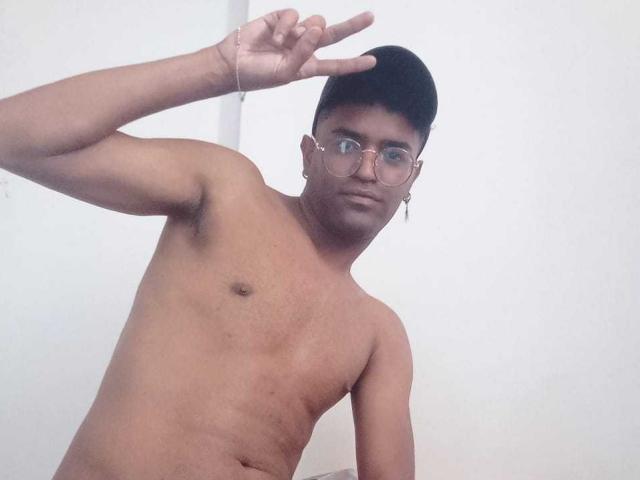 IzainPedro - Live porn &amp; sex cam - 18746746