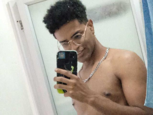 IzainPedro - сексуальная веб-камера в реальном времени - 18746766