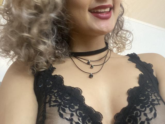 FloraSaenz - Live porn &amp; sex cam - 18749162