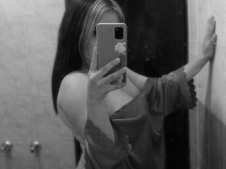 EmilyCortez - Live porn &amp; sex cam - 18751510