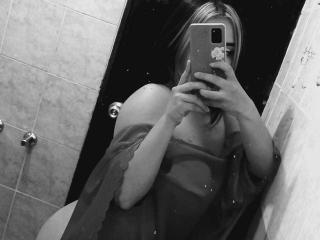 EmilyCortez - Live porn &amp; sex cam - 18751518