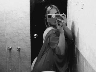 EmilyCortez - Live porn &amp; sex cam - 18751534