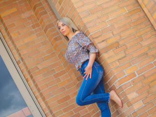 MiaLaurenty - Live porn &amp; sex cam - 18758142