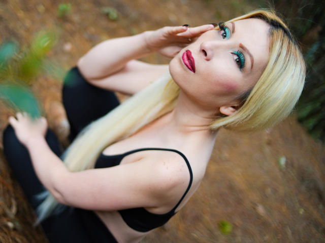 MiaLaurenty - сексуальная веб-камера в реальном времени - 18758406