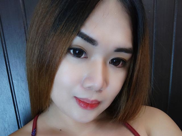 WildEllaSelfsuckerTs - Live porn &amp; sex cam - 18770150