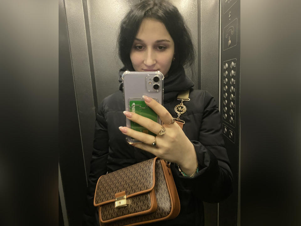 SylviaStarShy - Live porn &amp; sex cam - 18772610