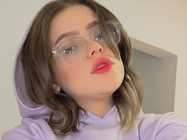 KimSummer - Live sex cam - 18774318