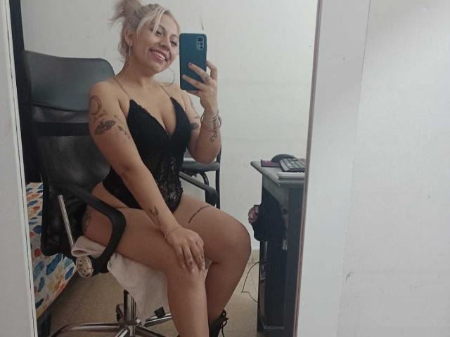 NinaJonson - Live porn &amp; sex cam - 18774738