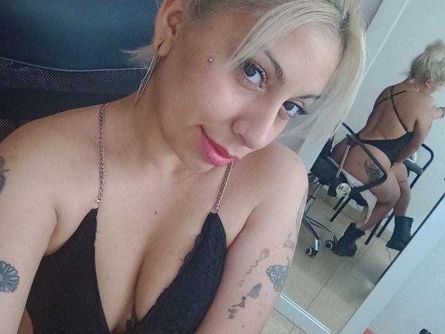 NinaJonson - Live porn &amp; sex cam - 18774750