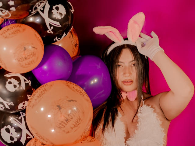 ViolettBonnet - сексуальная веб-камера в реальном времени - 18781622