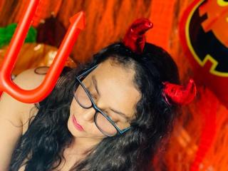 HylariFontaine - Live porn &amp; sex cam - 18784226