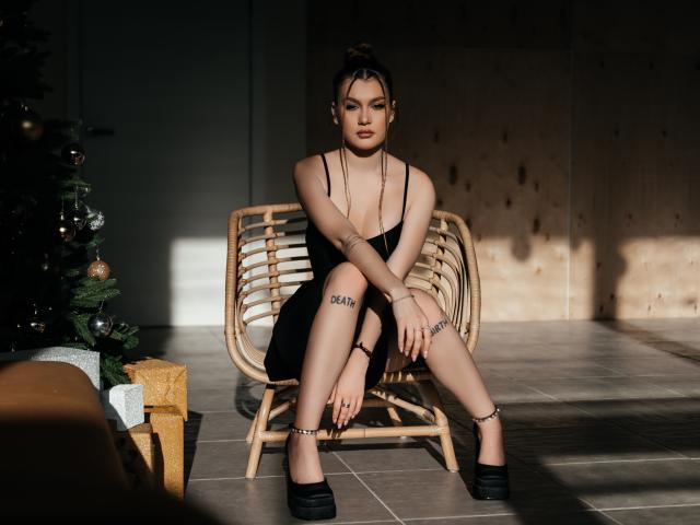 KiraBlake - Live porn &amp; sex cam - 18786774