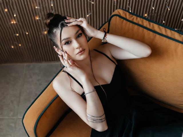 KiraBlake - Live porn &amp; sex cam - 18786786