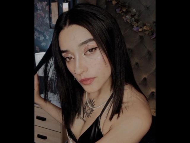 SalomeMille - Live porn &amp; sex cam - 18787410