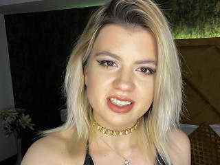 EmaVegas - Live porn &amp; sex cam - 18787838