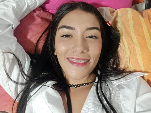 SharonKlart - פורנו בשידור חי ומצלמת סקס - 18788482