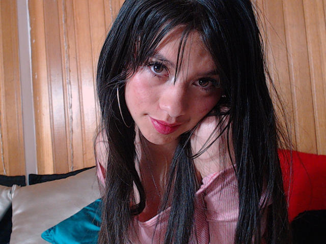 AmelieGrath - Live sex cam - 18792902