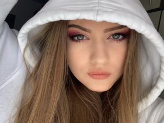 EllaSmiley - Live porn &amp; sex cam - 18797034