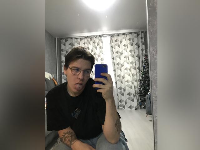 ArtemOof - Live porn &amp; sex cam - 18798310