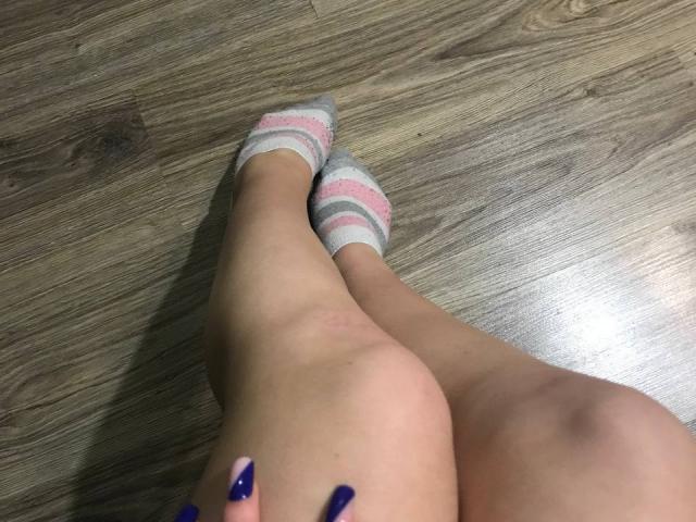 Fellinia - Live sex cam - 18810110